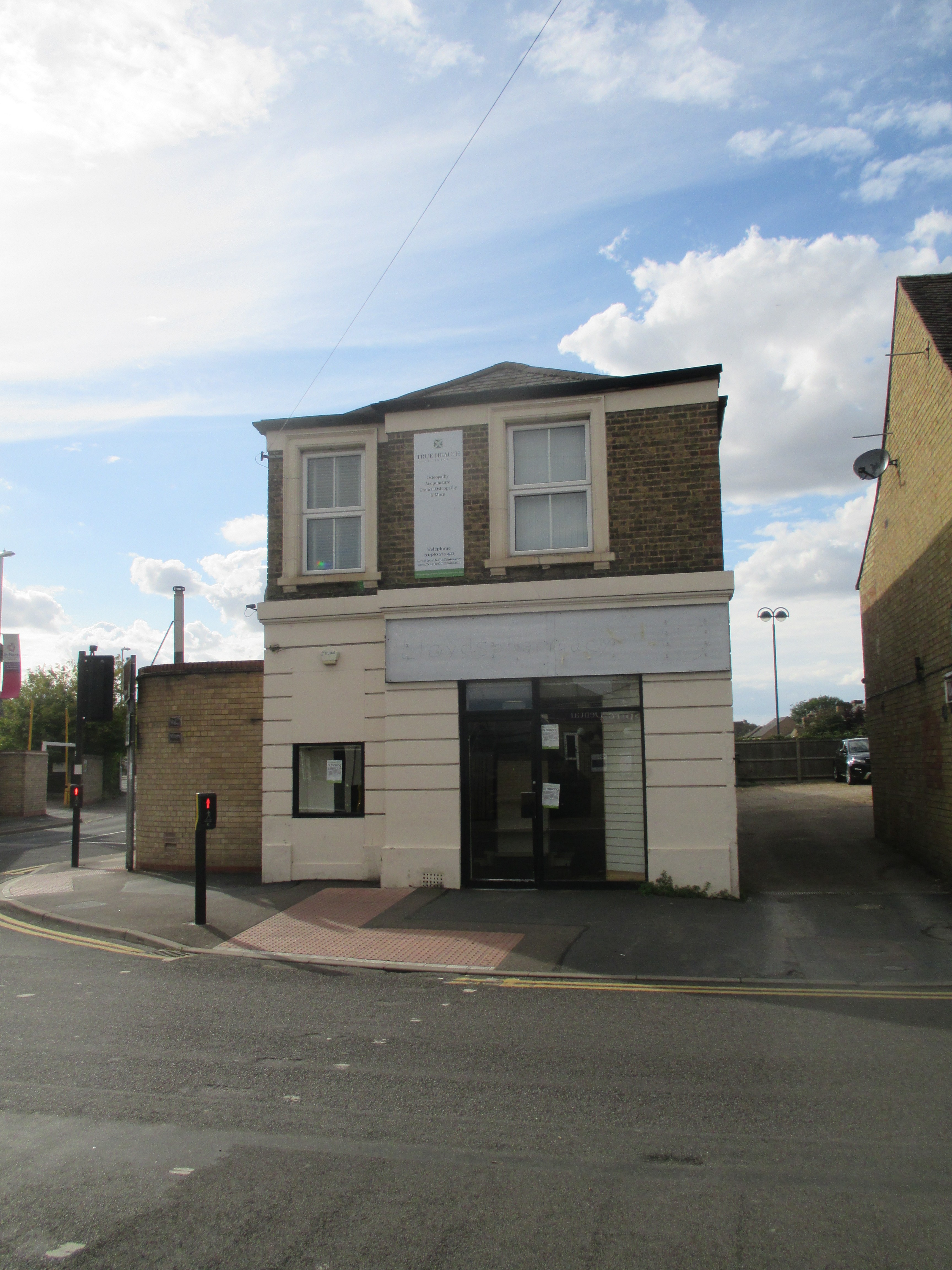 Lloyds Pharmacy in Huntingdon Street now closed and empty 13th