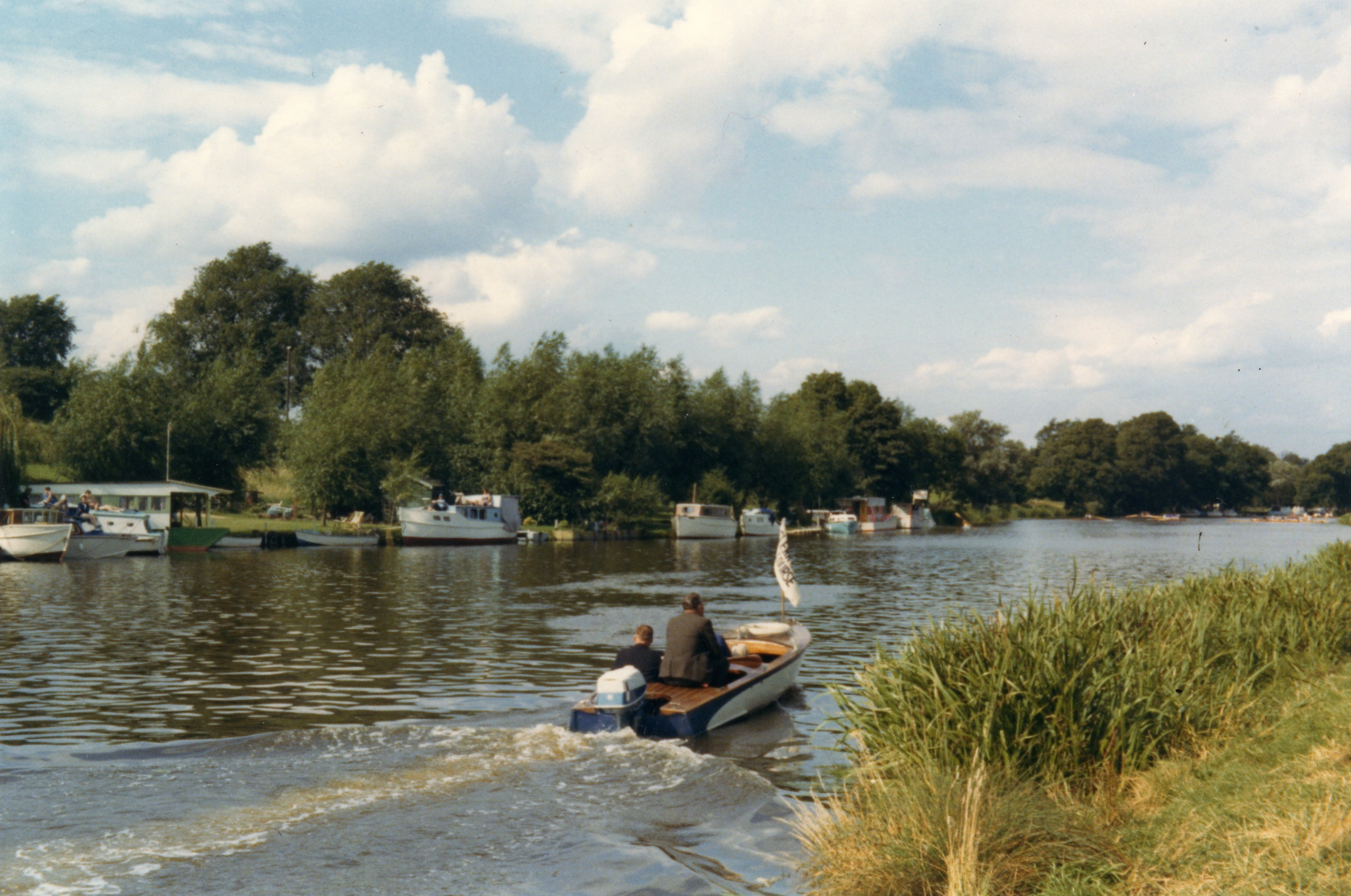 The west bank and River Great Ouse from Lammas Meadow | River Great ...